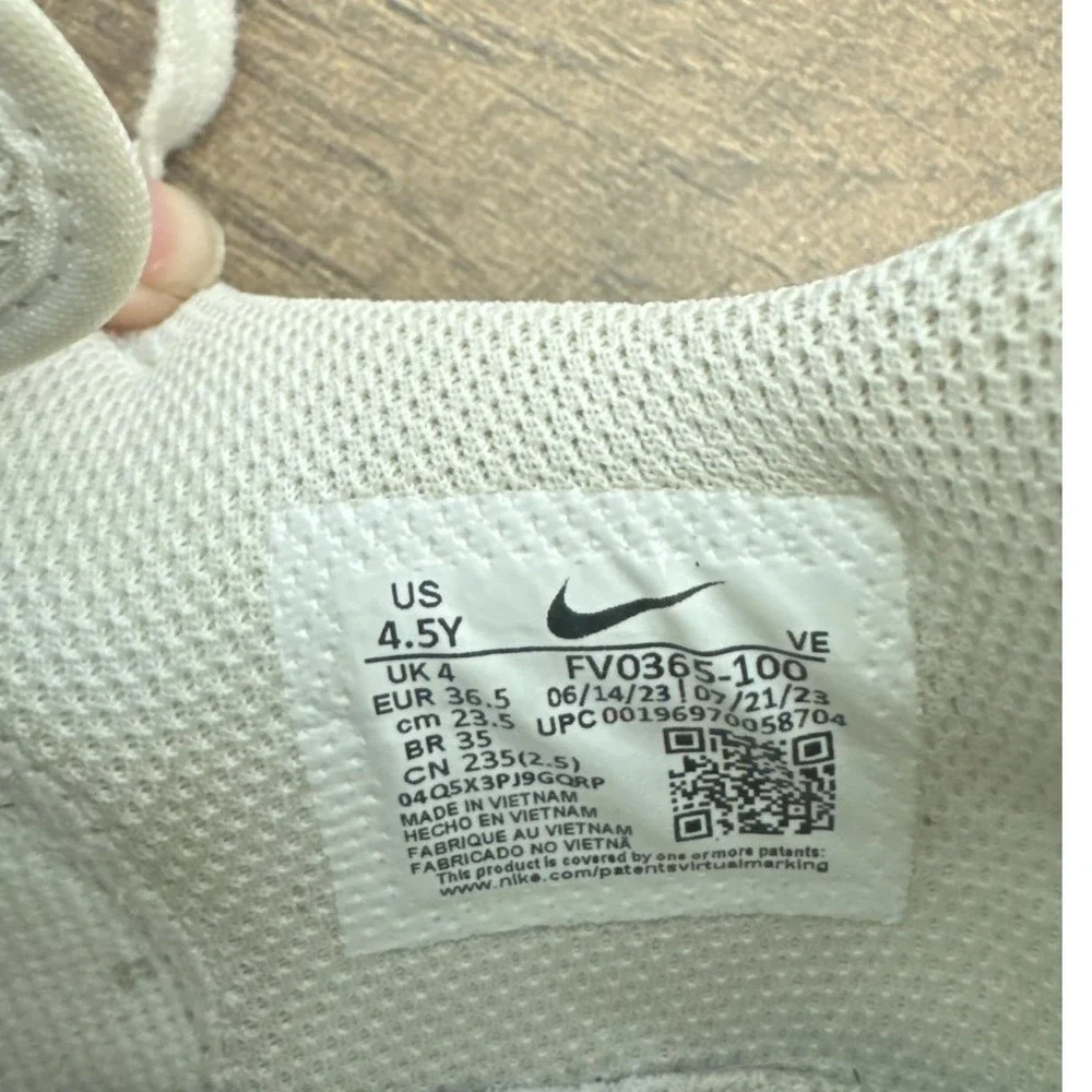 Nike Dunk Low Kids Sneakers 4.5Y White Gray DH9765-101